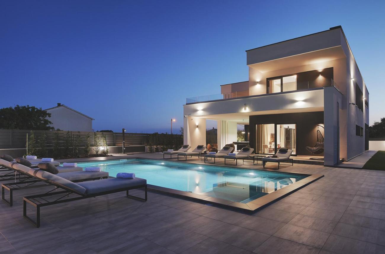Villa Ula In Pula With Heated Pool And Sauna Exterior photo