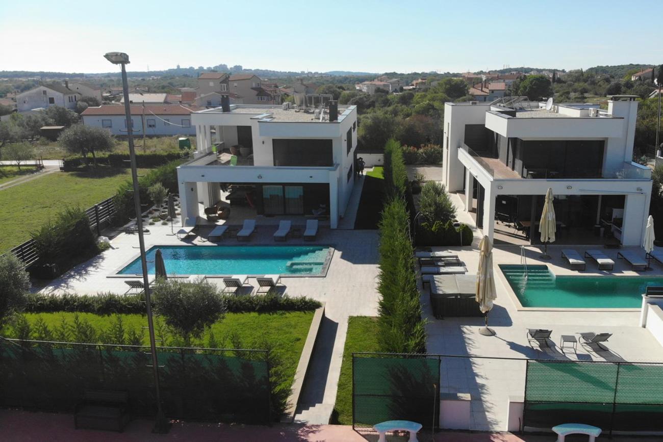 Villa Ula In Pula With Heated Pool And Sauna Exterior photo