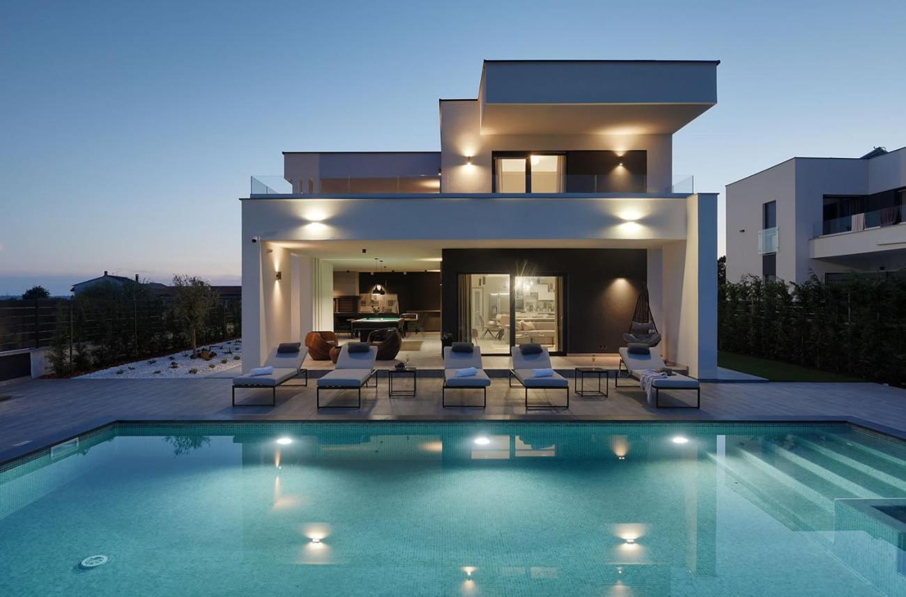 Villa Ula In Pula With Heated Pool And Sauna Exterior photo