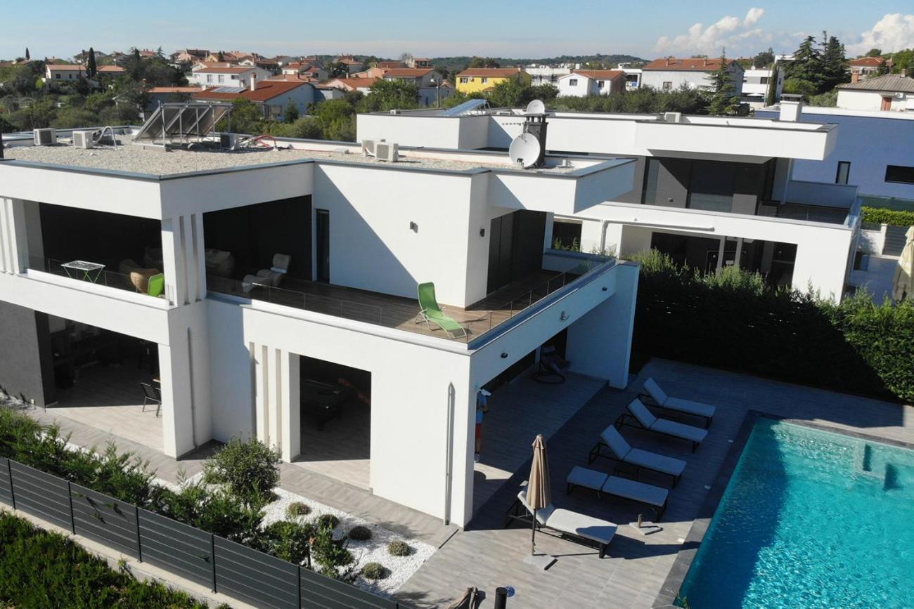 Villa Ula In Pula With Heated Pool And Sauna Exterior photo